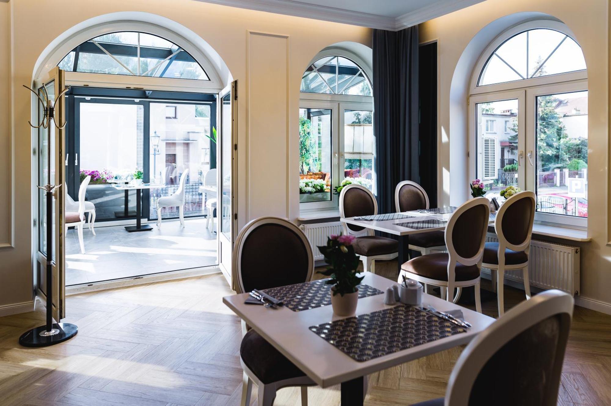 Moris Boutique Beach Hotel Gdansk Bagian luar foto