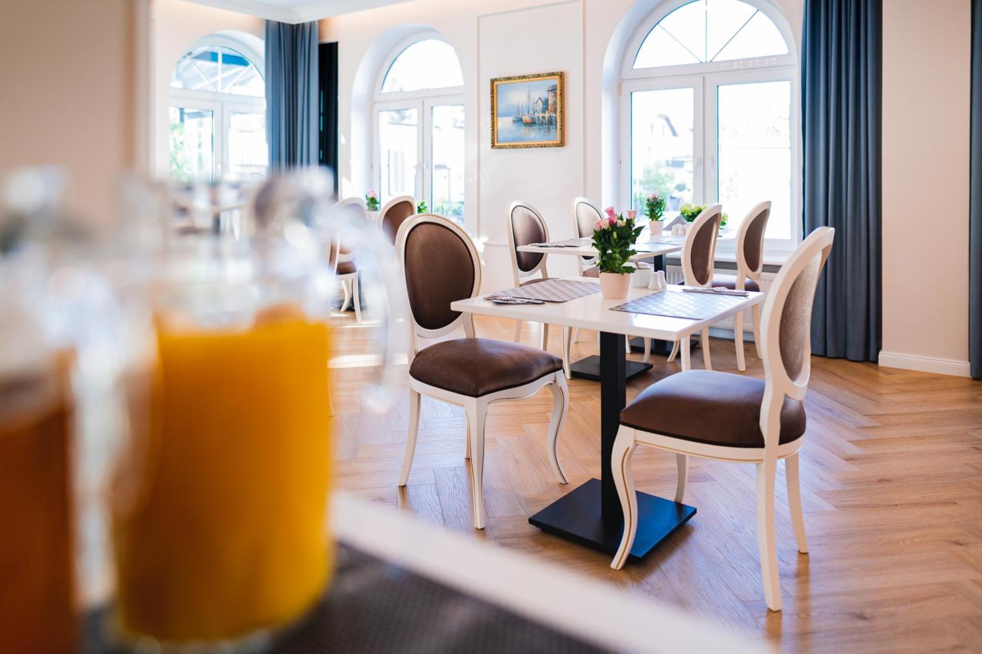 Moris Boutique Beach Hotel Gdansk Bagian luar foto