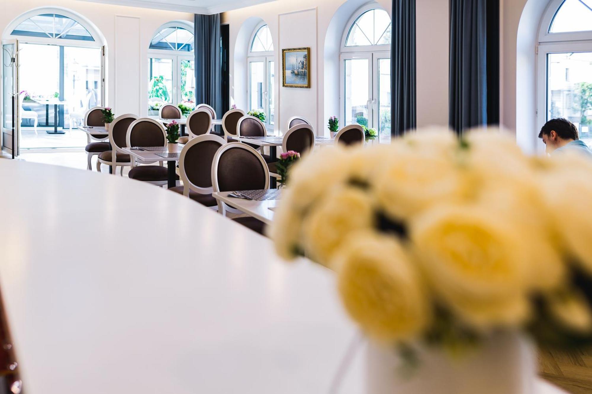 Moris Boutique Beach Hotel Gdansk Bagian luar foto