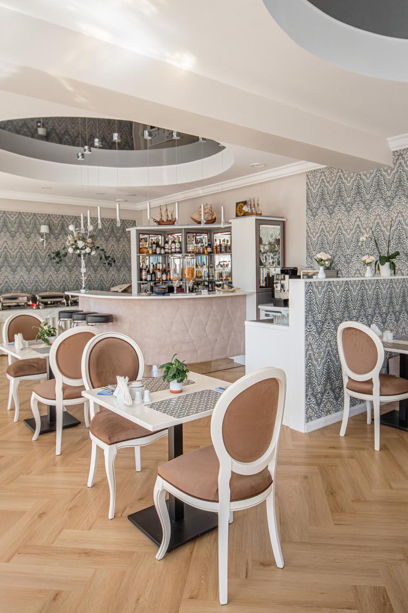 Moris Boutique Beach Hotel Gdansk Bagian luar foto