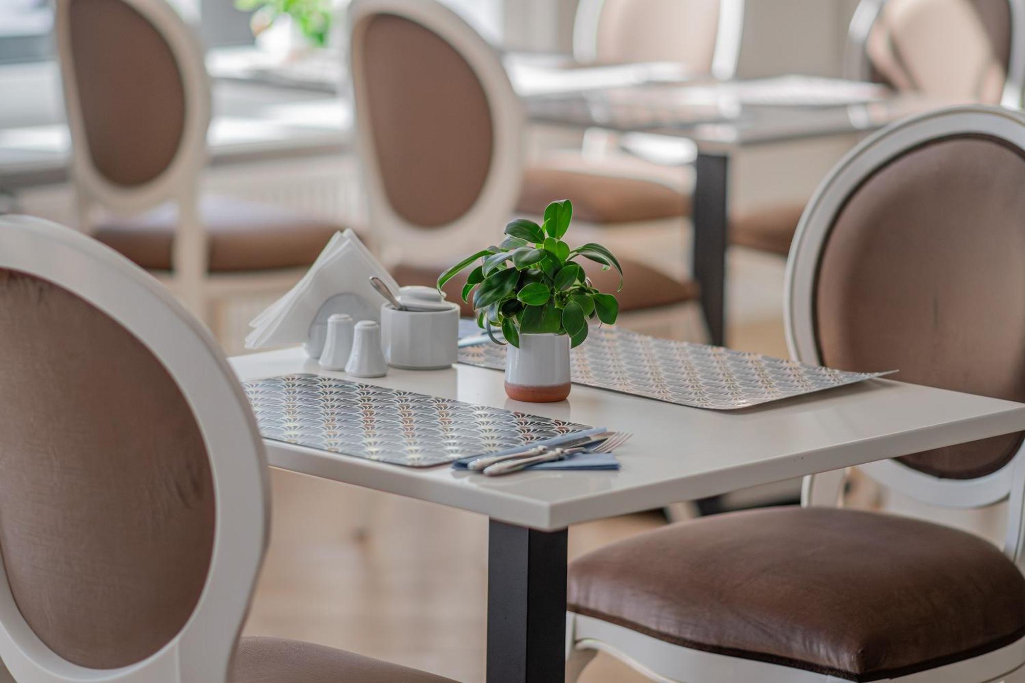 Moris Boutique Beach Hotel Gdansk Bagian luar foto